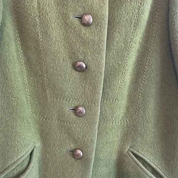 Vintage 1960s Dark Chartreuse Wool Coat Size Medium. - Picture 7 of 15